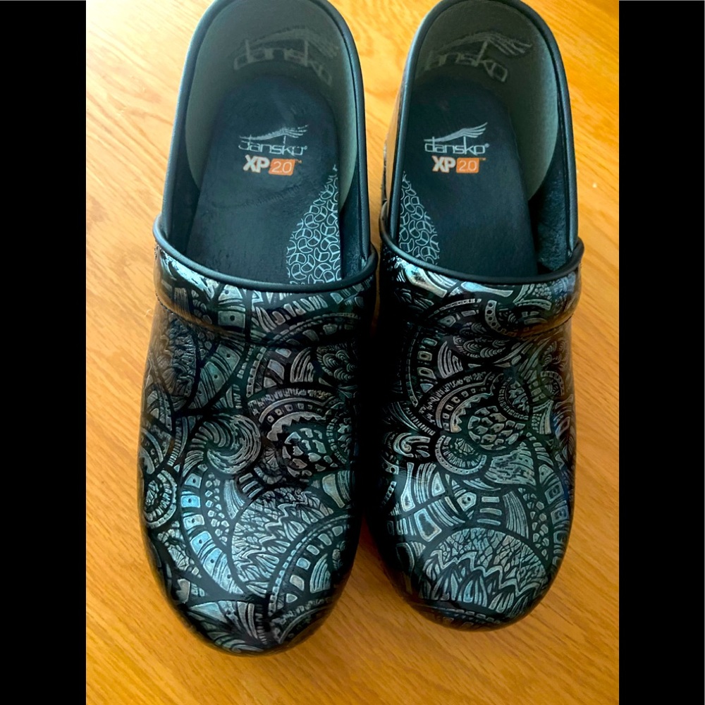 Dansko nursing clogs size 40